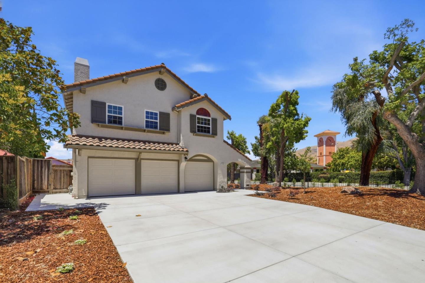 895 Del Vaile Court