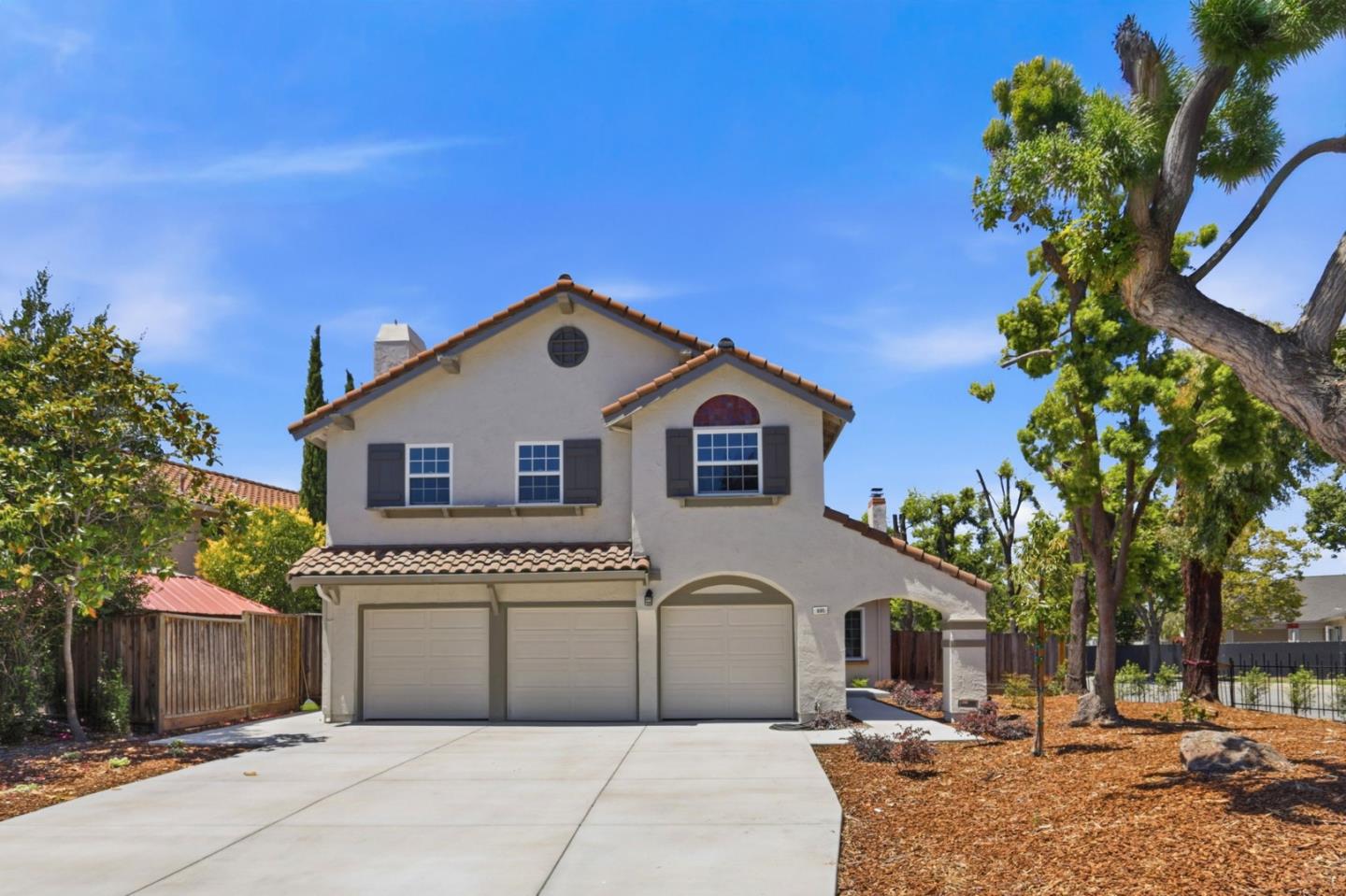 895 Del Vaile Court