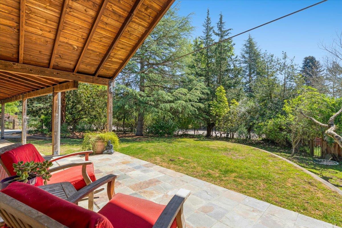 11 Eureka Canyon Road