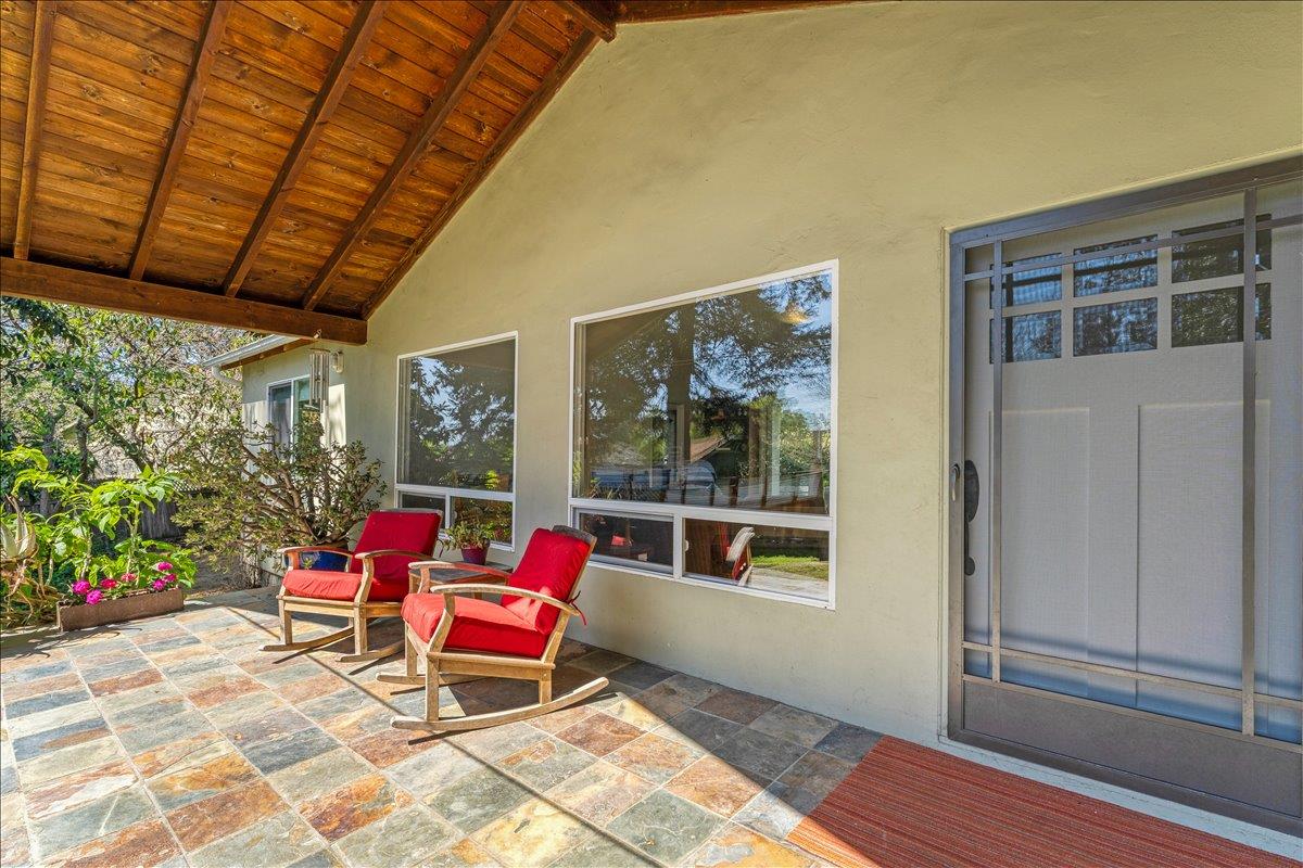 11 Eureka Canyon Road