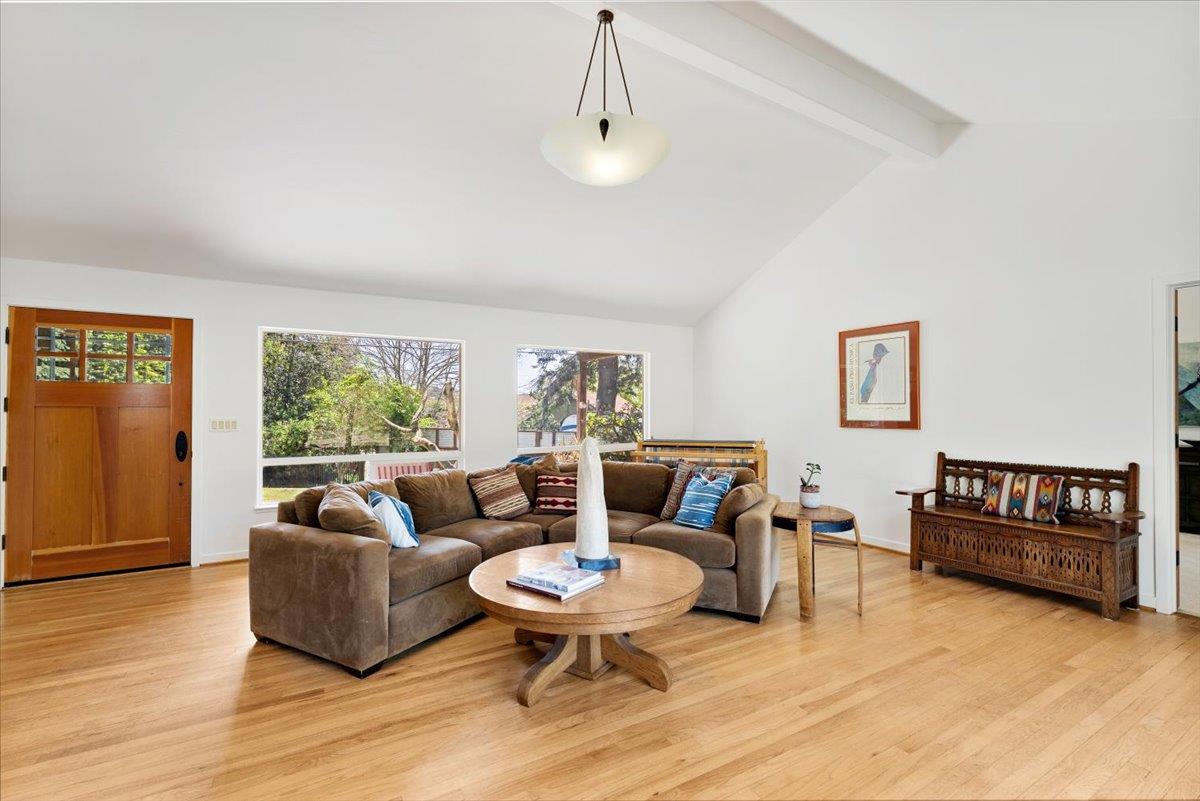 11 Eureka Canyon Road