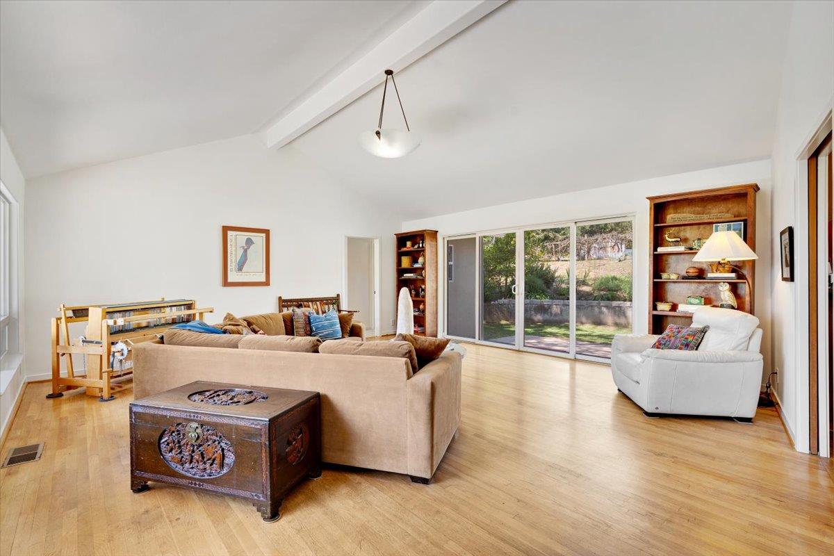 11 Eureka Canyon Road