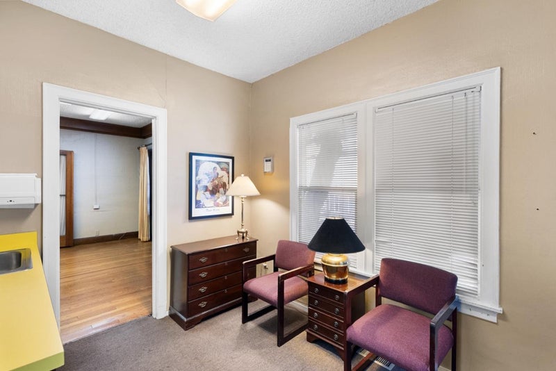 2136 The Alameda
