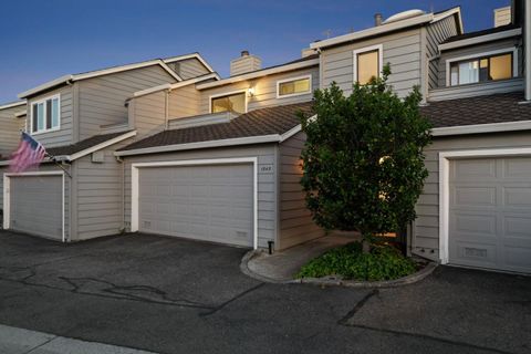 Photo of 1545 Camden Village Circle, San Jose, CA 95124 (MLS # ML82048212)