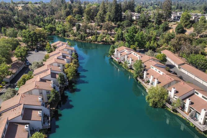 118 Via Lago