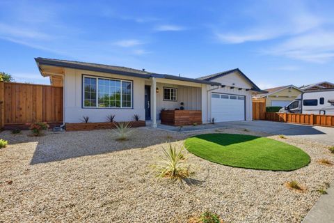 Photo of 6446 Escallonia Dr, NEWARK, CA 94560 (MLS # ML82041619)