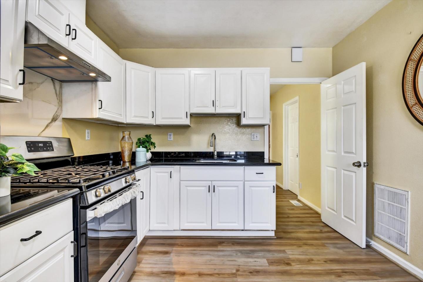324 Holloway Avenue