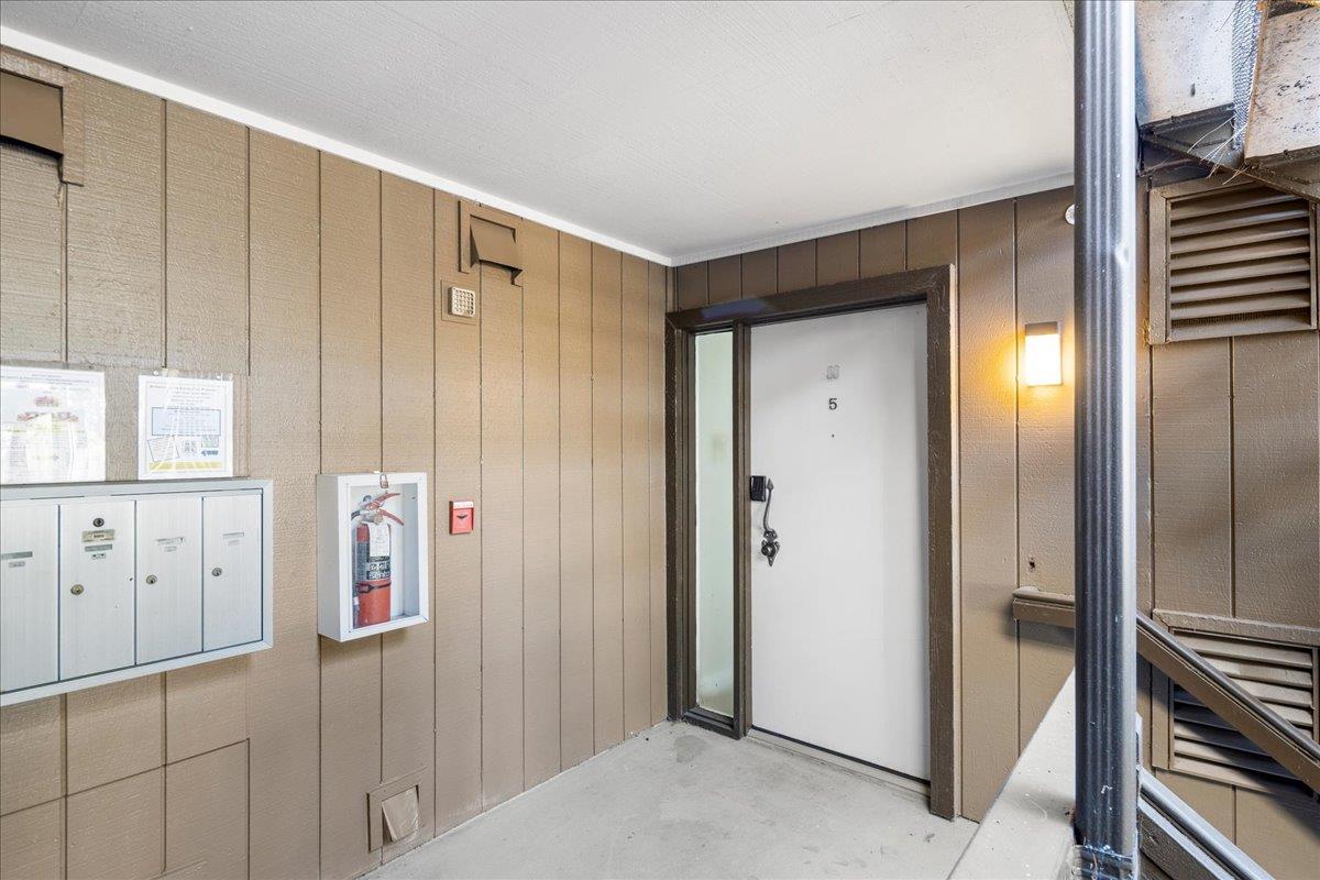 3323 La Mesa Drive 5