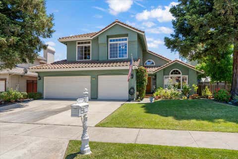 Photo of 380 Via Loma, MORGAN HILL, CA 95037 (MLS # ML82052311)
