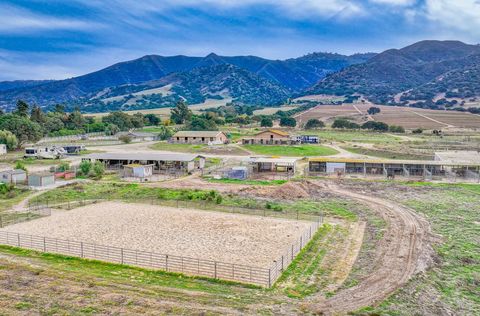 Photo of 844 River Road, SALINAS, CA 93908 (MLS # ML82029948)