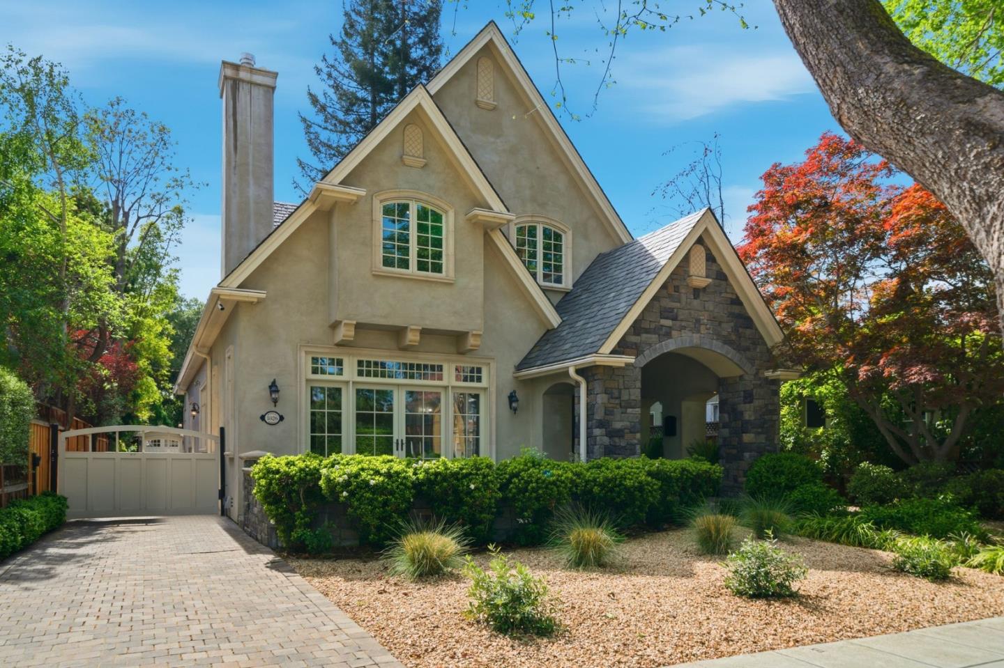 1826 Waverley Street