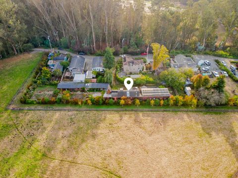 Photo of 1009 Miramontes Street, HALF MOON BAY, CA 94019 (MLS # ML82028072)