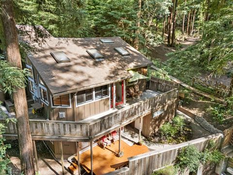 Photo of 483 Echo Lane, BOULDER CREEK, CA 95006 (MLS # ML82036508)