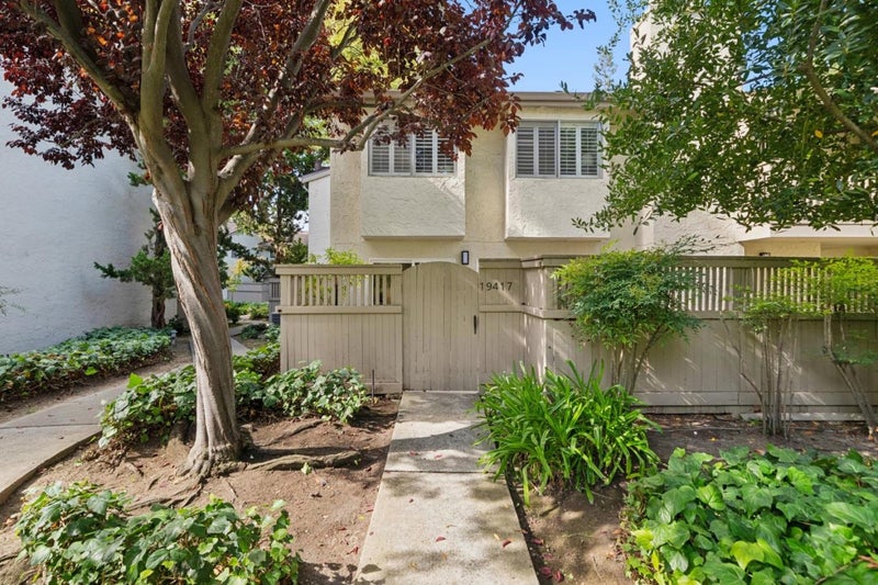 19417 Vineyard Lane