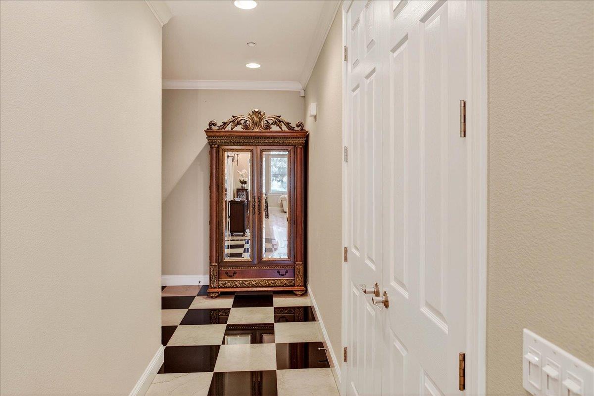 2881 Meridian Avenue 104