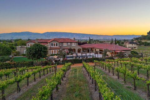 1405 Lakeview Court SAN MARTIN CA 95046