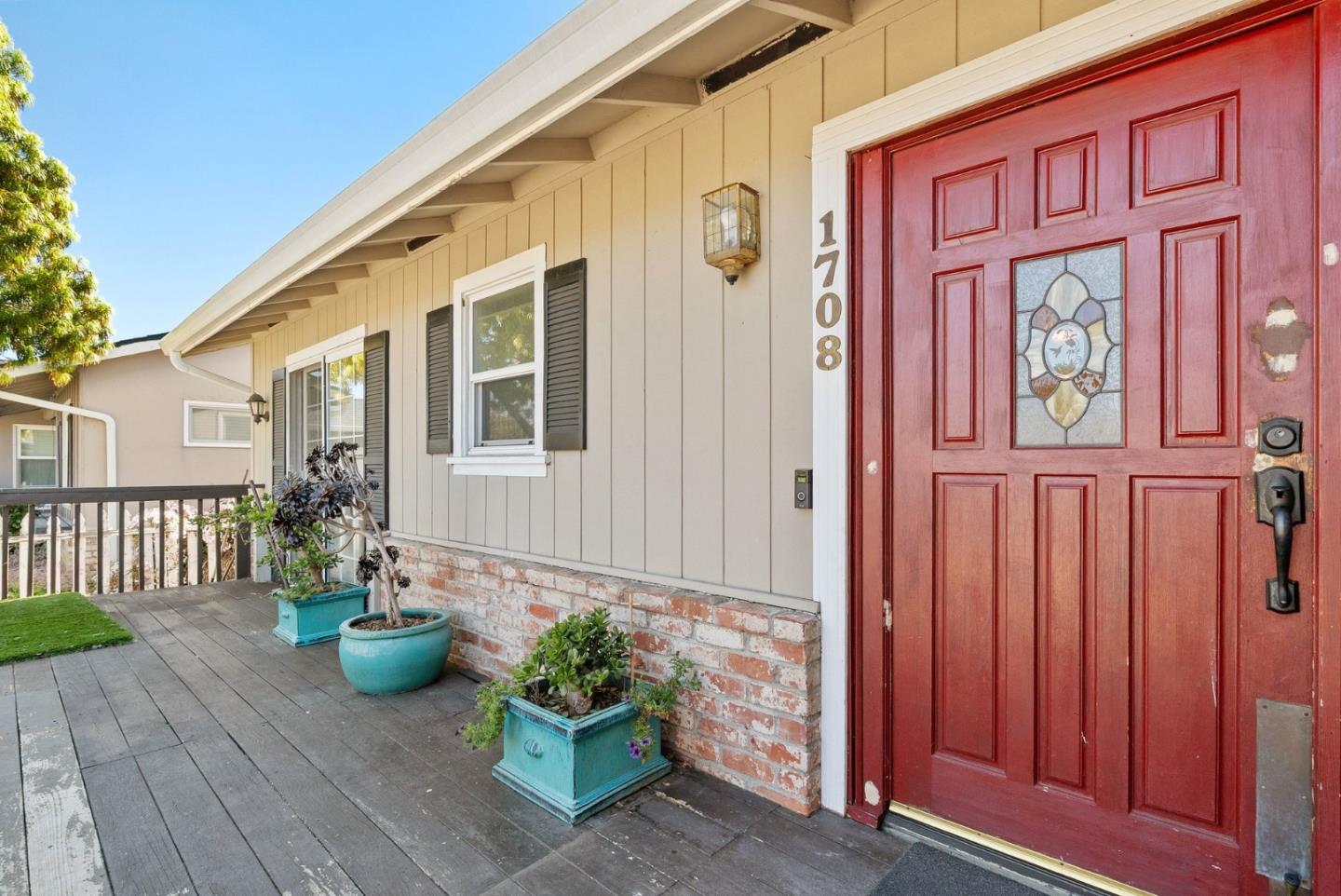 1708 Hallmark Lane