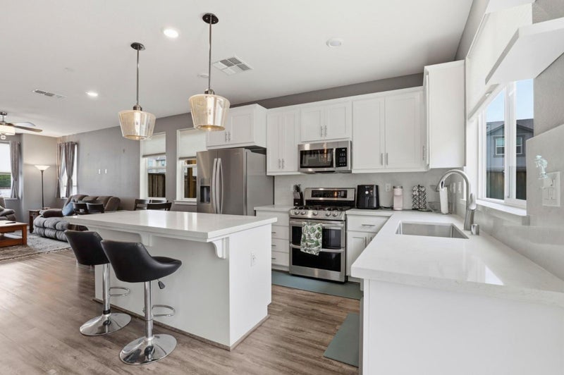 894 Brennan Way