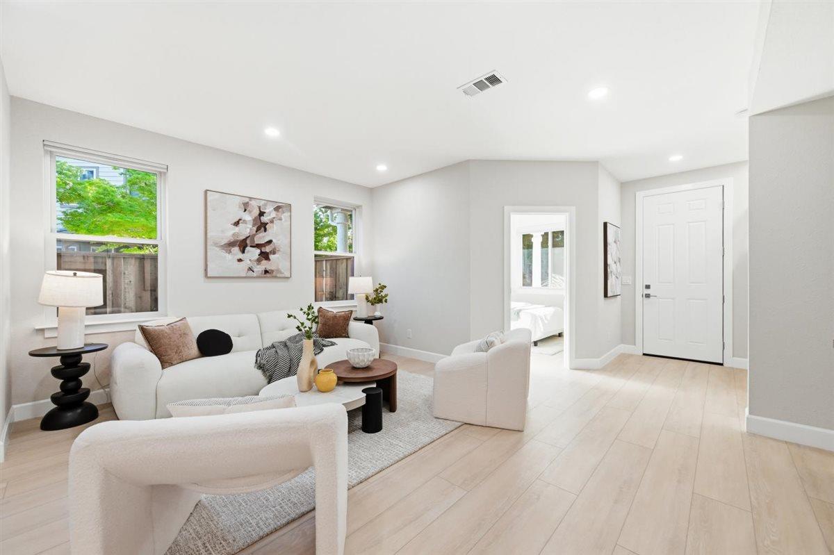 645 Woodland Terrace