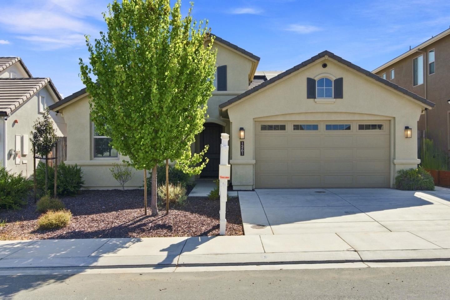 1261 Azalea Drive