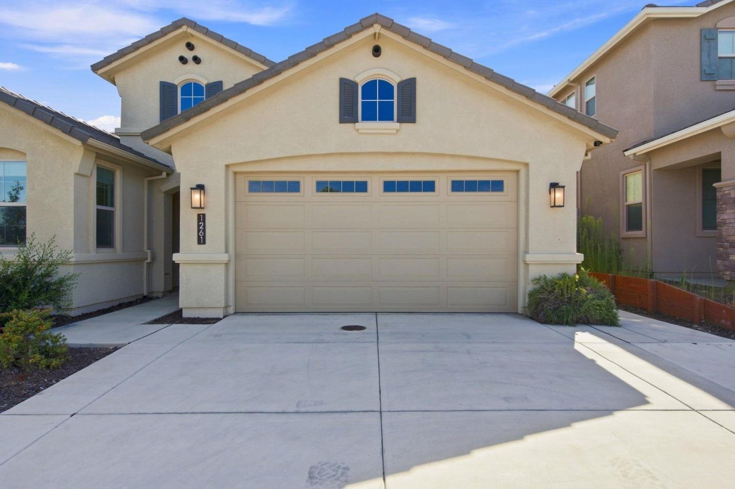 1261 Azalea Drive