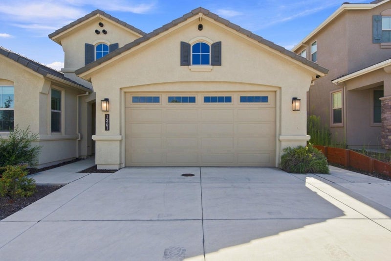 1261 Azalea Drive