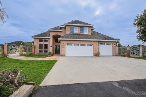 Photo of 20160 Rock Springs Lane, AROMAS, CA 95004 (MLS # ML82027882)