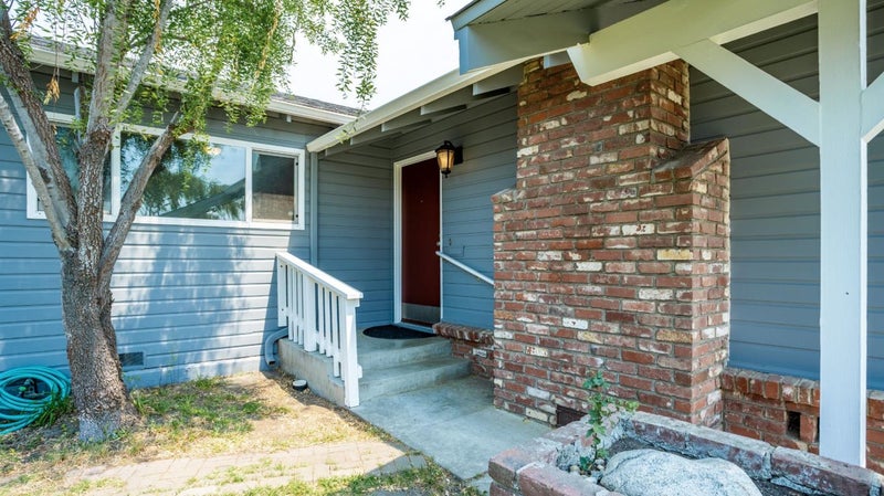 136 Del Mar Drive