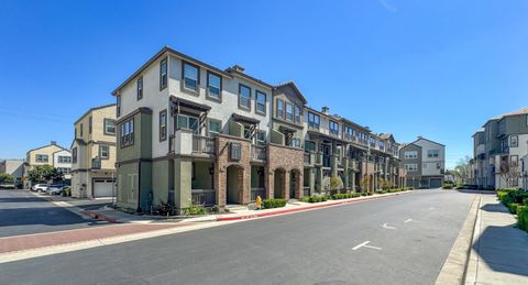 Photo of 1425 Lavender Loop, Milpitas, CA 95035 (MLS # ML82039400)