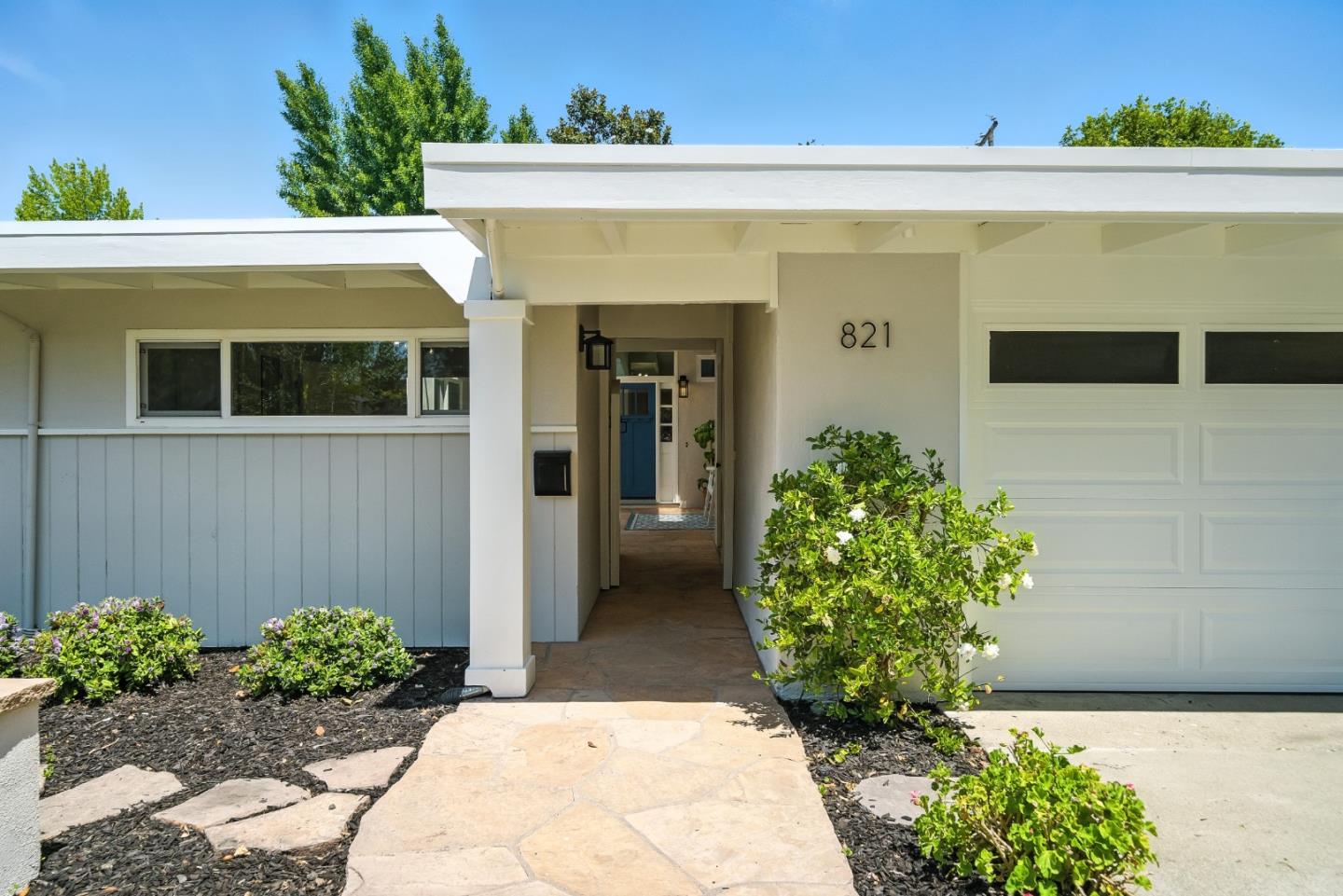 821 East Meadow Drive