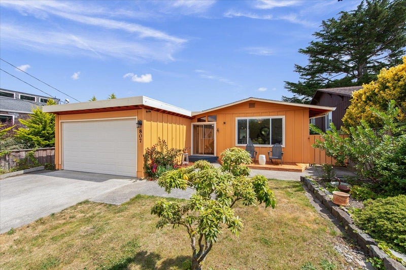 807 Tierra Alta Street
