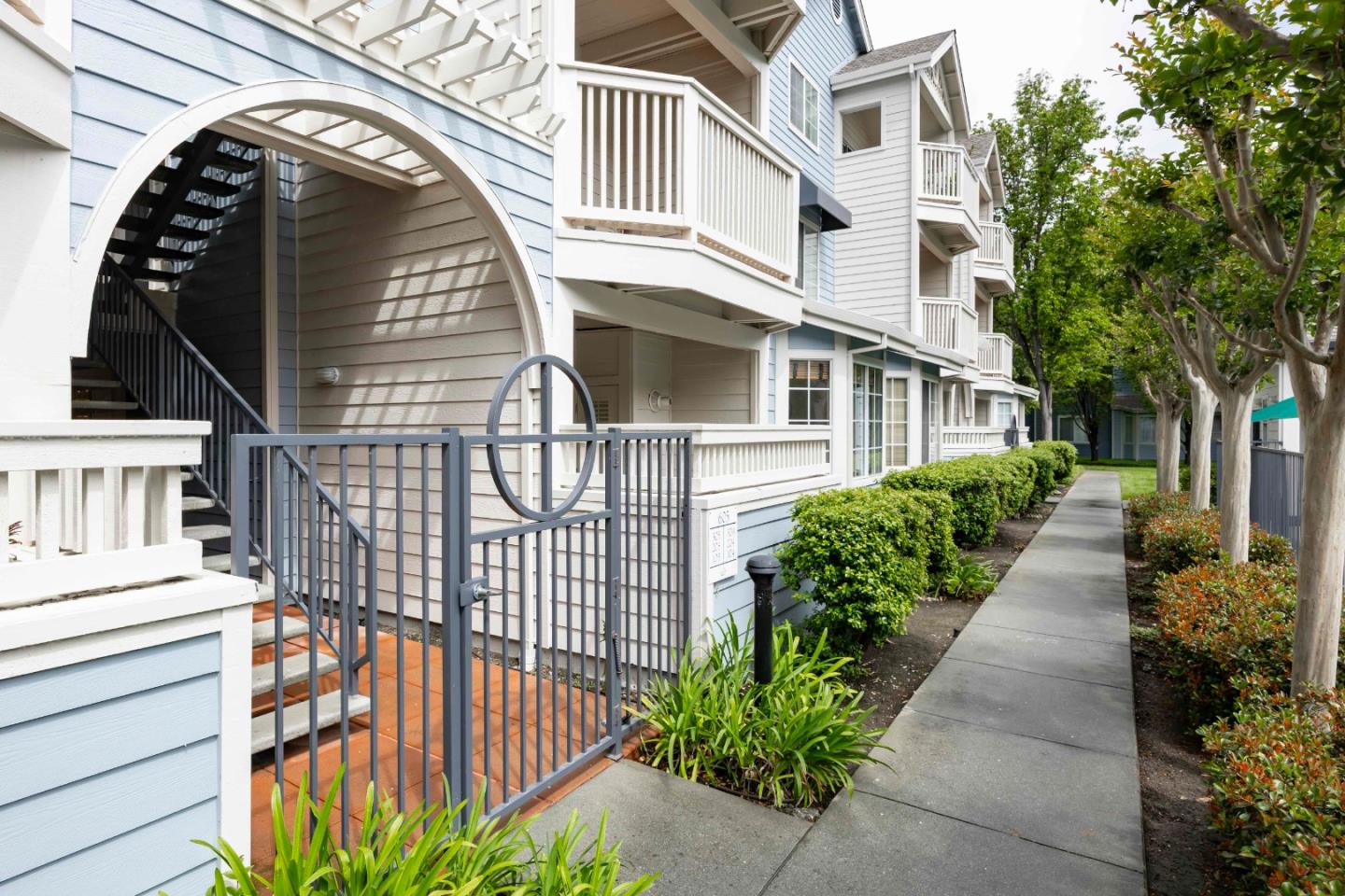 605 Arcadia Terrace 104