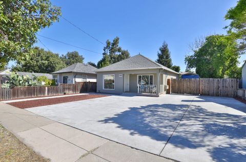 Photo of 494 Clifton Avenue, SAN JOSE, CA 95128 (MLS # ML82037867)
