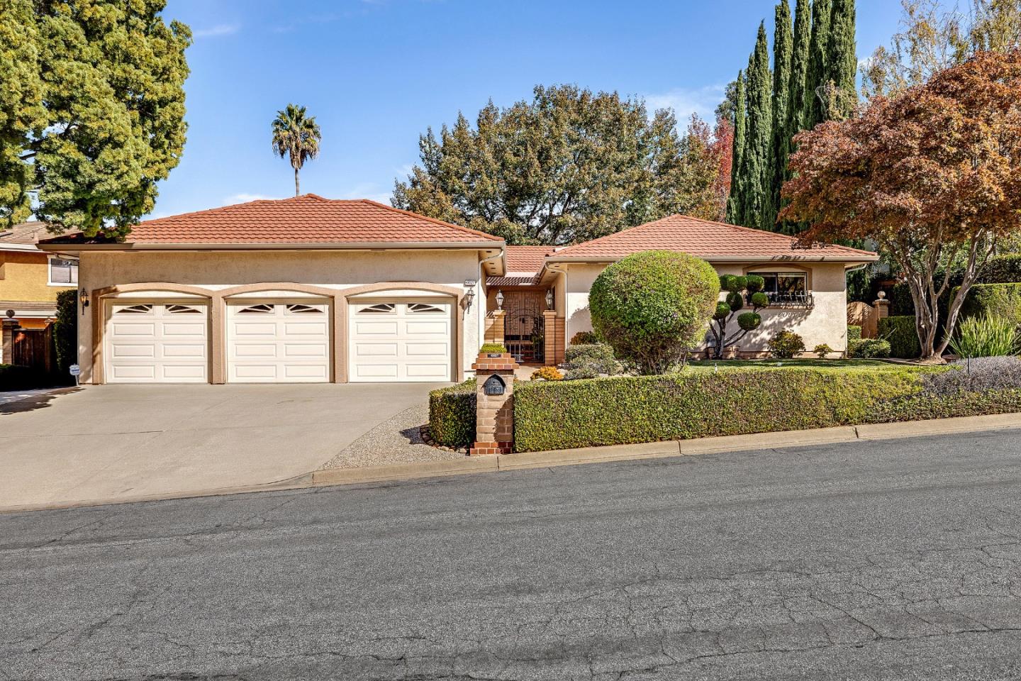 46627 Windmill Drive