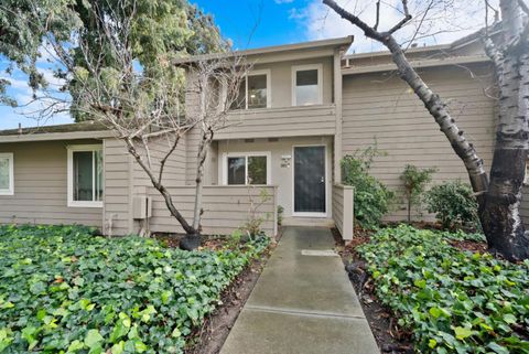 Photo of 2855 Weyers Court, SAN JOSE, CA 95148 (MLS # ML82031145)