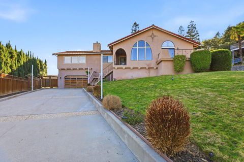 Photo of 1610 Calabrese Way, Gilroy, CA 95020 (MLS # ML82034865)