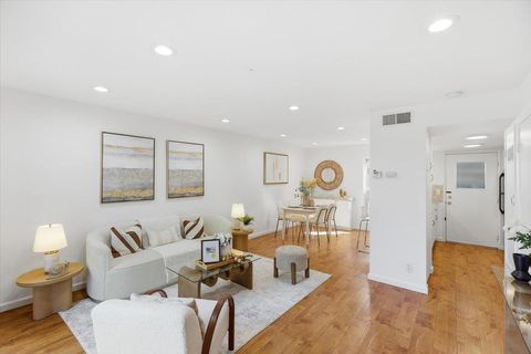 236 East Red Oak Drive B SUNNYVALE CA 94086