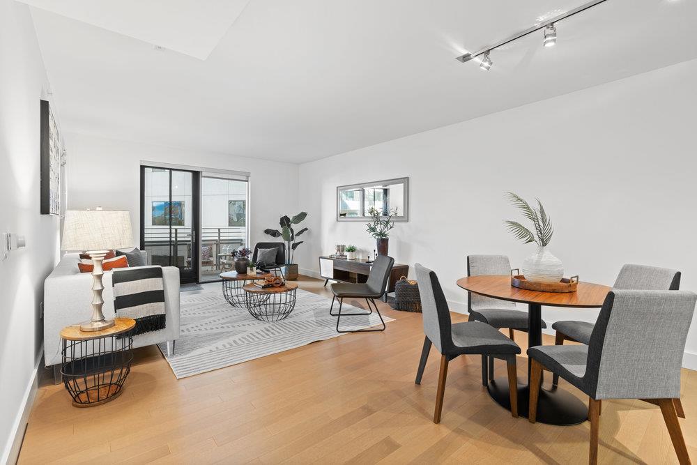 8 Buchanan Street 300