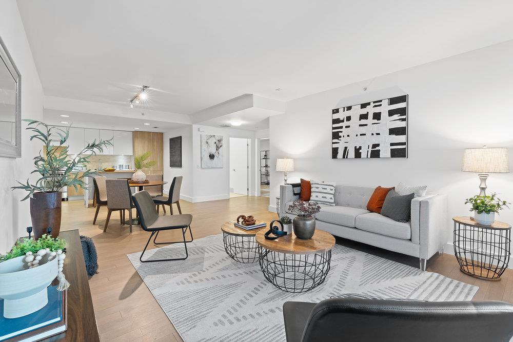 8 Buchanan Street 300