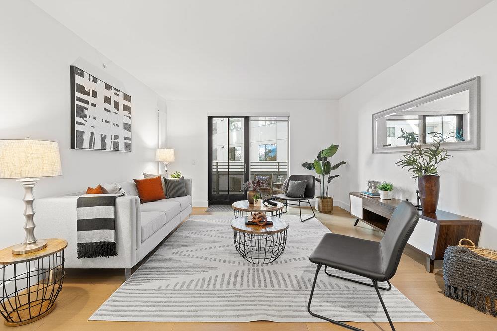 8 Buchanan Street 300