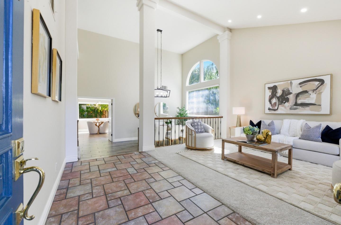 2709 Calle De La Loma