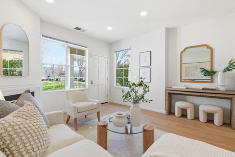 Photo of 141 Laurel Way, MOUNTAIN VIEW, CA 94040 (MLS # ML82030619)