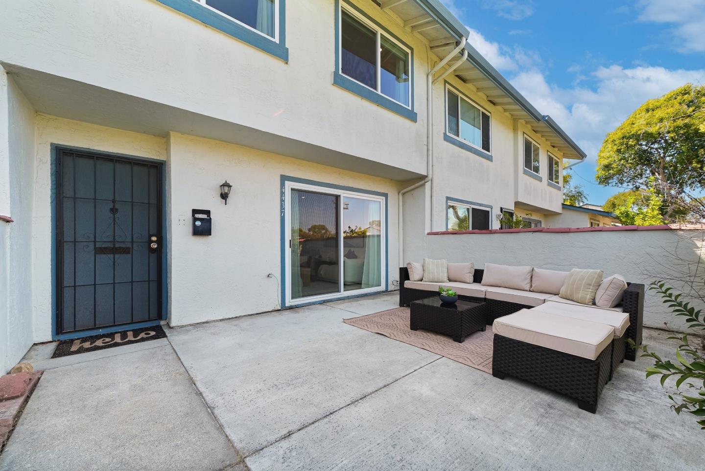 4437 Bolivar Place