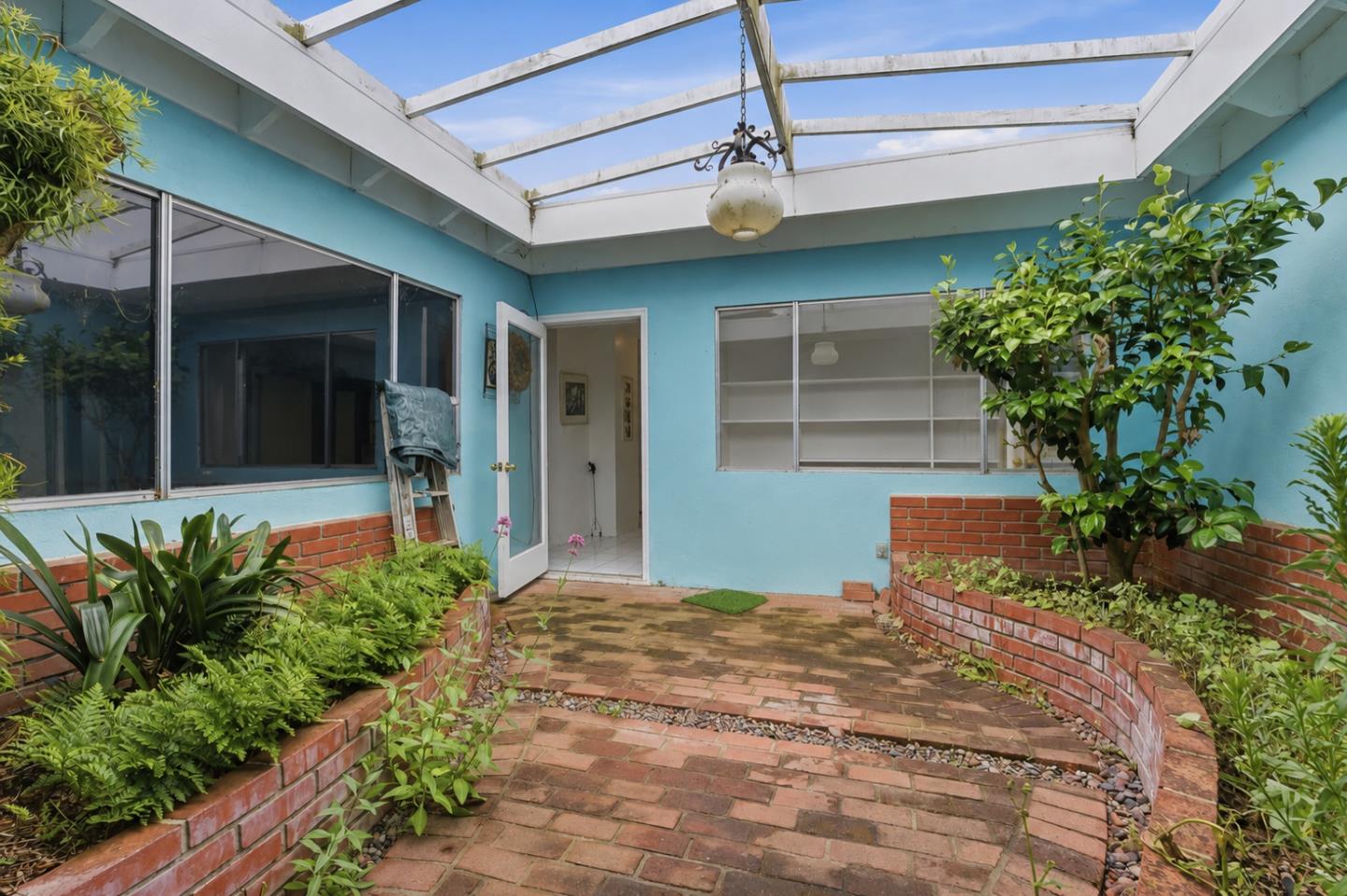 15269 Century Oak Road