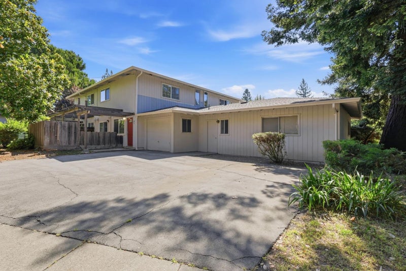 24 Meadow Way