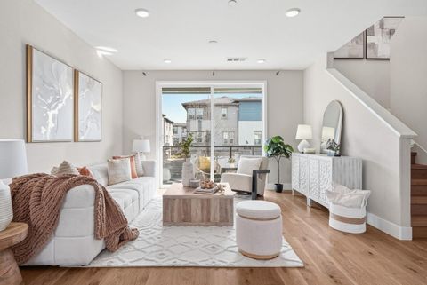 Photo of 875 Cotati Terrace #4, SUNNYVALE, CA 94085 (MLS # ML82043179)