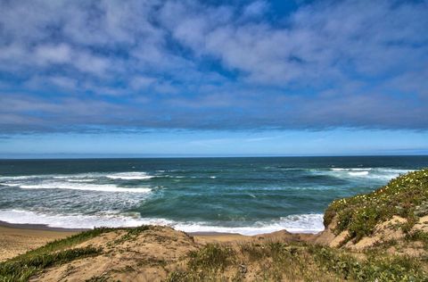 Tiny photo for 1051 Olympic Lane, SEASIDE, CA 93955 (MLS # ML82026699)