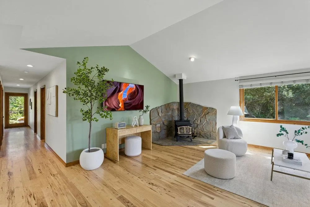 Moss Beach, California 94038, United States, 3 Bedrooms Bedrooms, ,2 BathroomsBathrooms,Residential,Active,195435