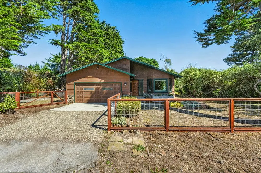 Moss Beach, California 94038, United States, 3 Bedrooms Bedrooms, ,2 BathroomsBathrooms,Residential,Active,195435