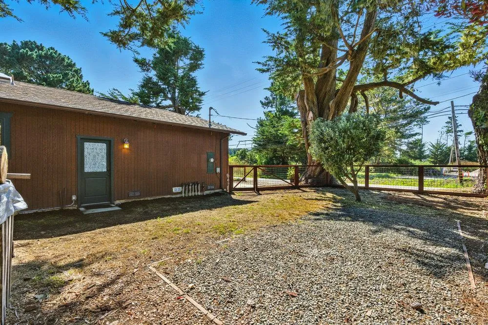 Moss Beach, California 94038, United States, 3 Bedrooms Bedrooms, ,2 BathroomsBathrooms,Residential,Active,195435